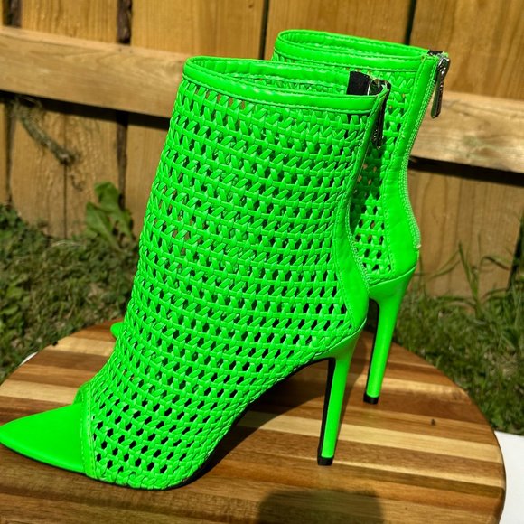 Cape Robbin Bright Lime Green Ankle Boots - Picture 1 of 7